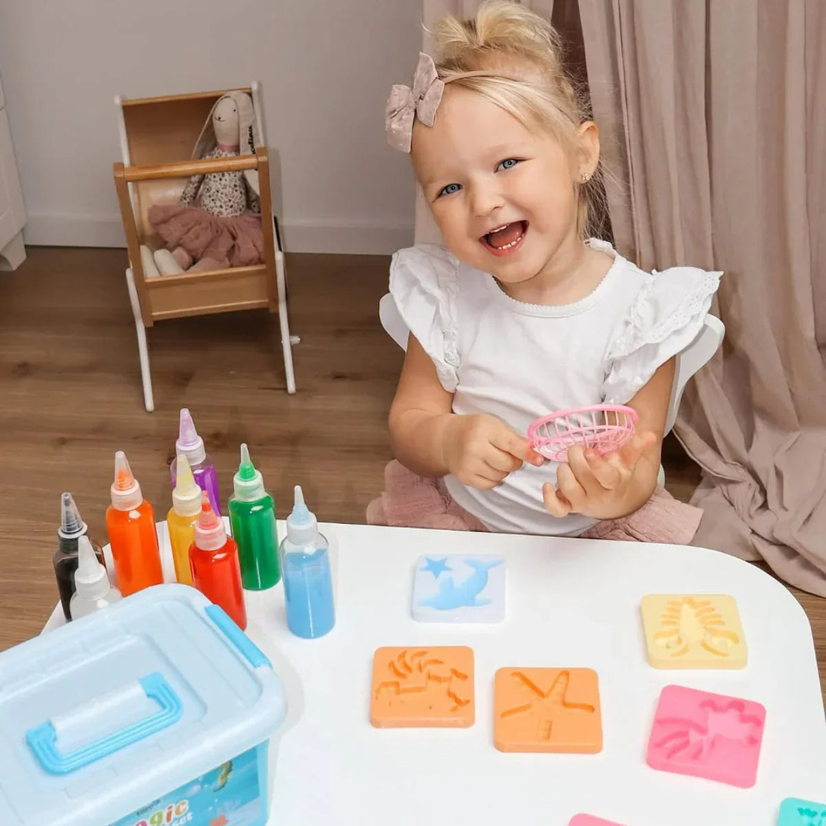 Set of 6 Colorful Molds for Magic Water Elves